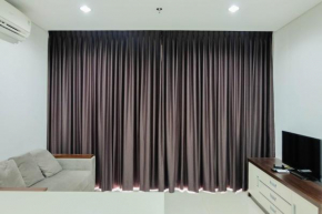 Luxurious and Comfy 2BR Paddington Heights Alam Sutera Apartment By Travelio